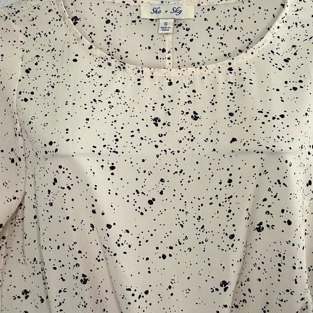 Small blouse - Picture 2 of 2